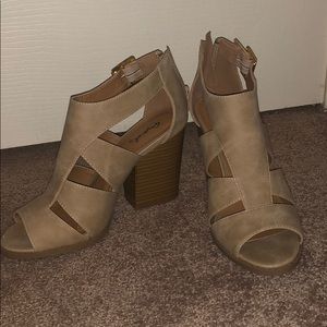BRAND NEW women's heels